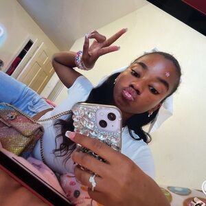 Meet your Posher, Paige